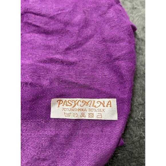 Pashmina purple scarf with very light paisley print - Picture 3 of 4